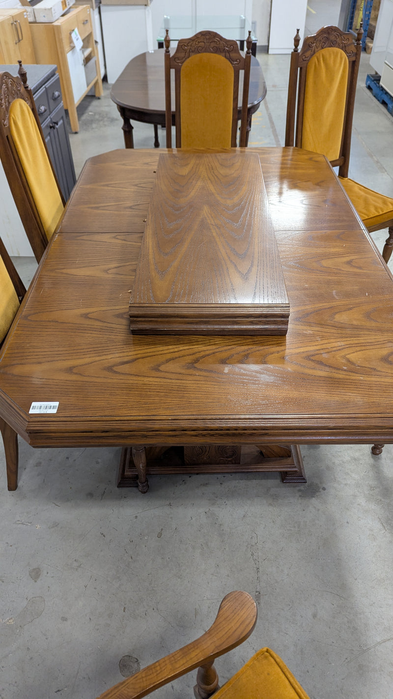 Early American Dining Set
