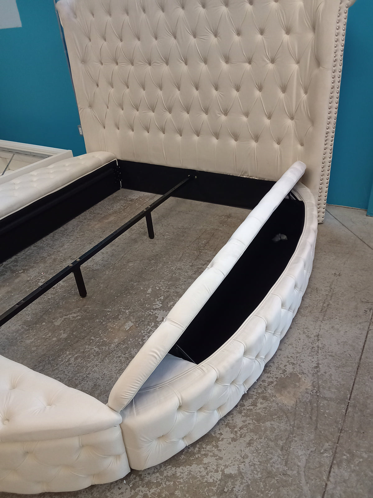 90"W Queen Bedframe with Storage (Stained)