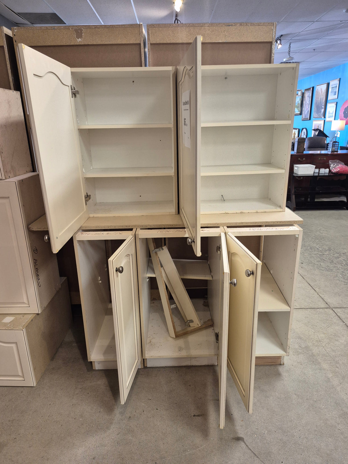 Cream Cabinet Set