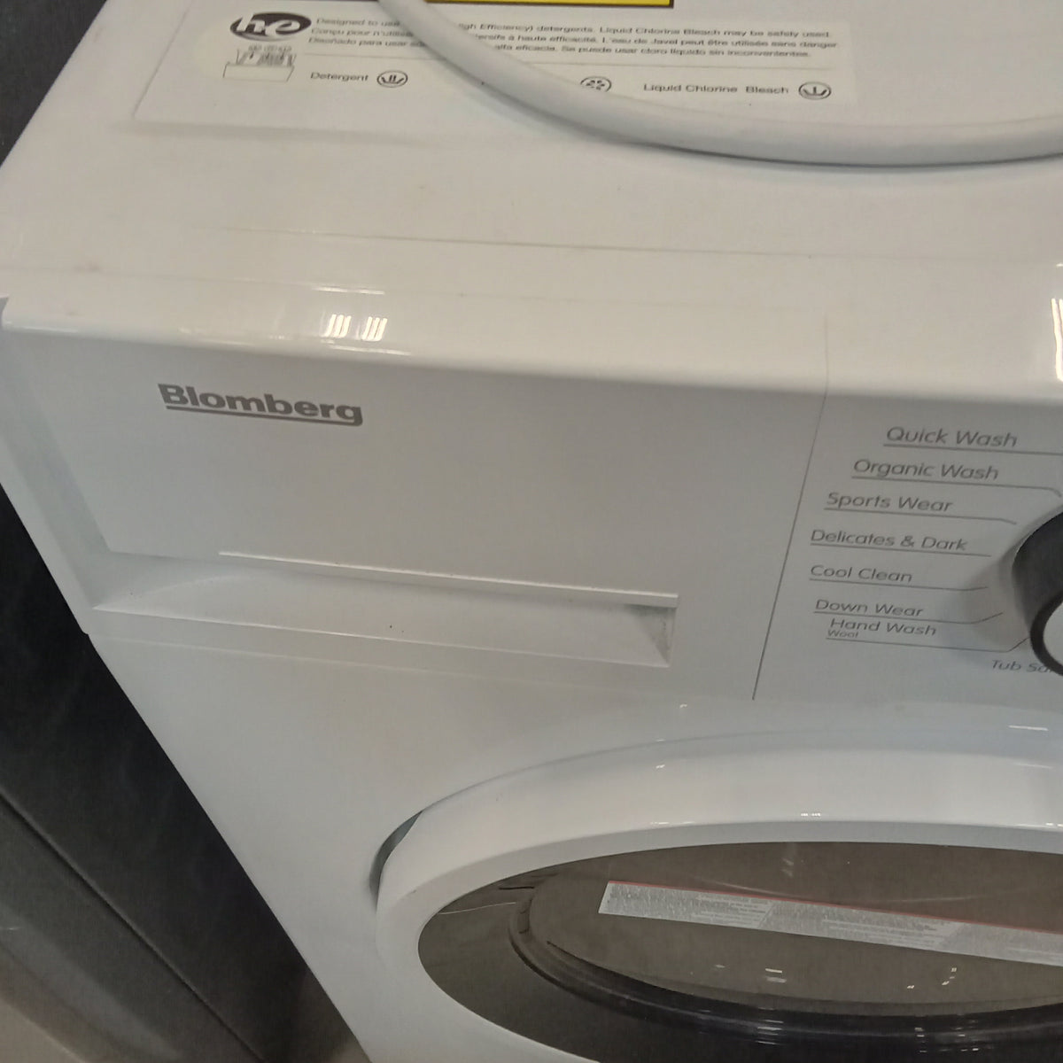 24"W Front Load Washing Machine