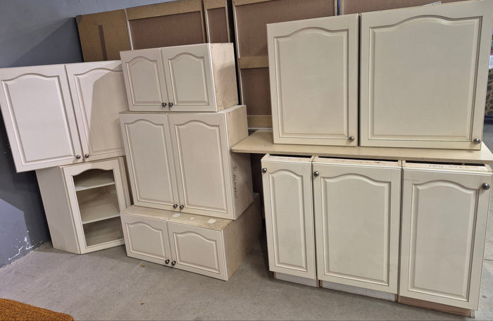 Cream Cabinet Set