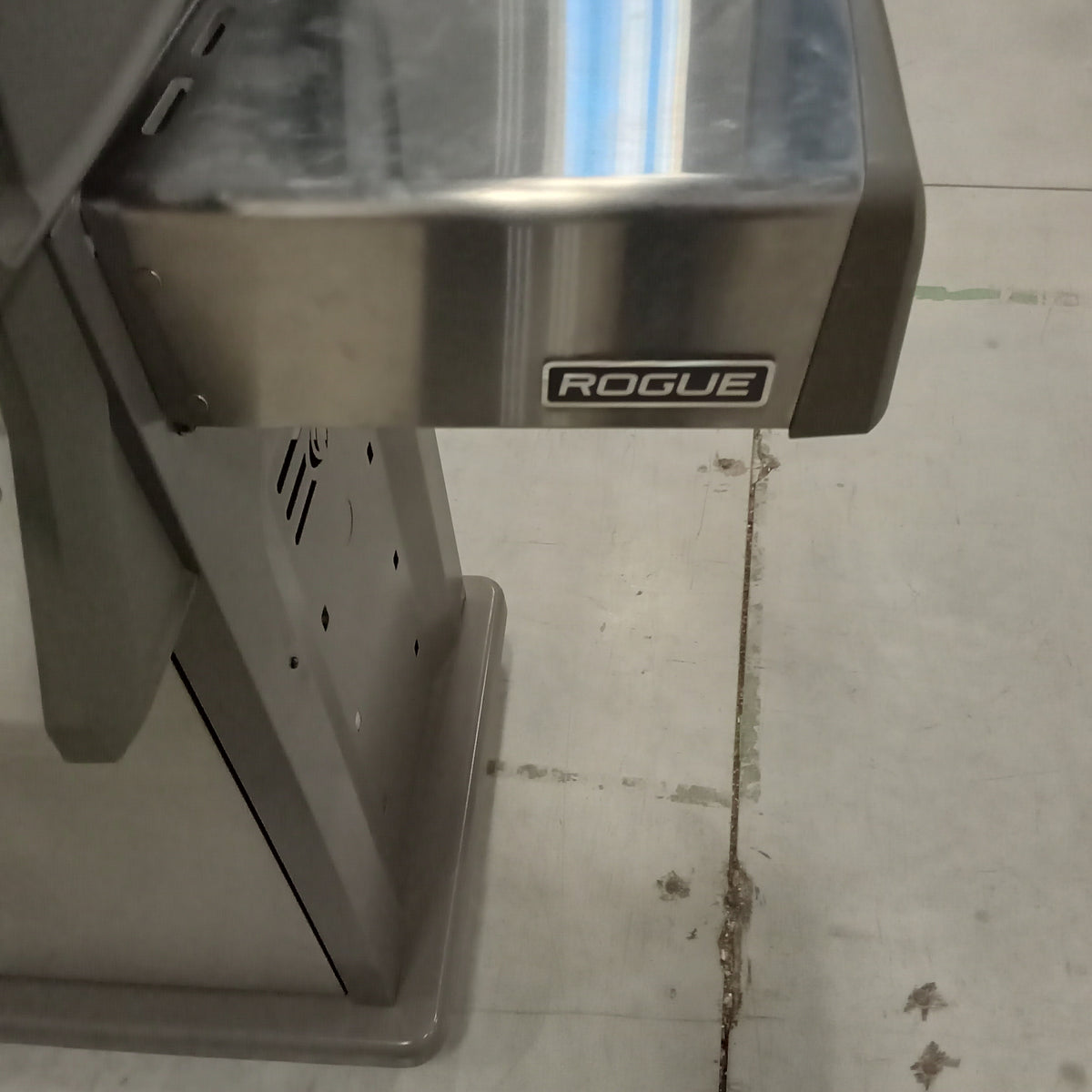 56"W 4-Burner Natural Gas BBQ in Stainless Steel