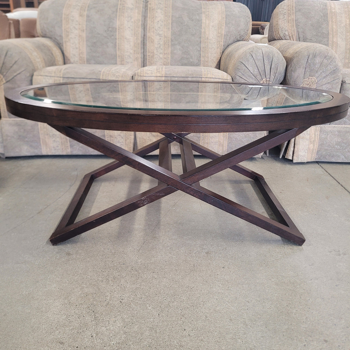 48"W Oval Coffee Table with Glass Top