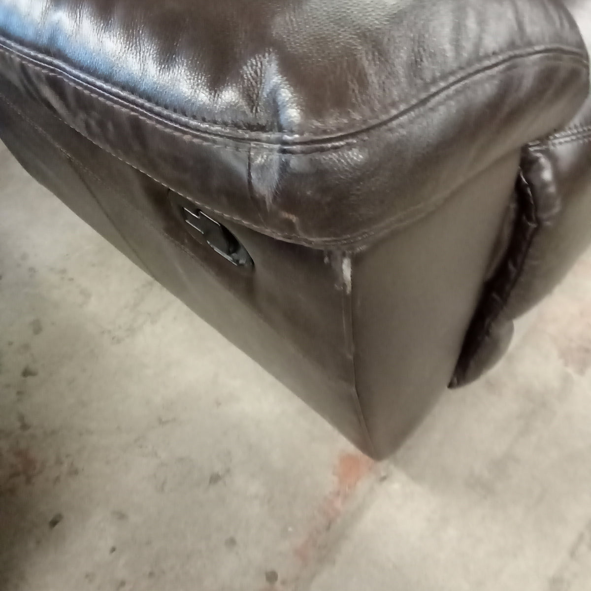 100"W 3-Piece Leather Recliner Sectional