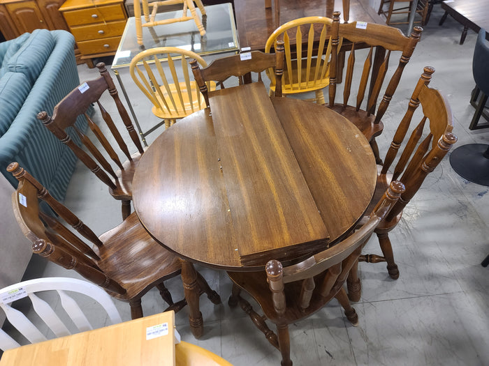 Round Wooden Dining Table W/ 6 Chairs & 2 Leafs