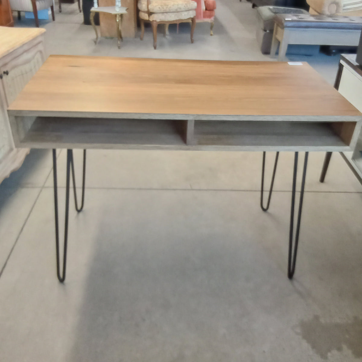 42"W Modern Desk