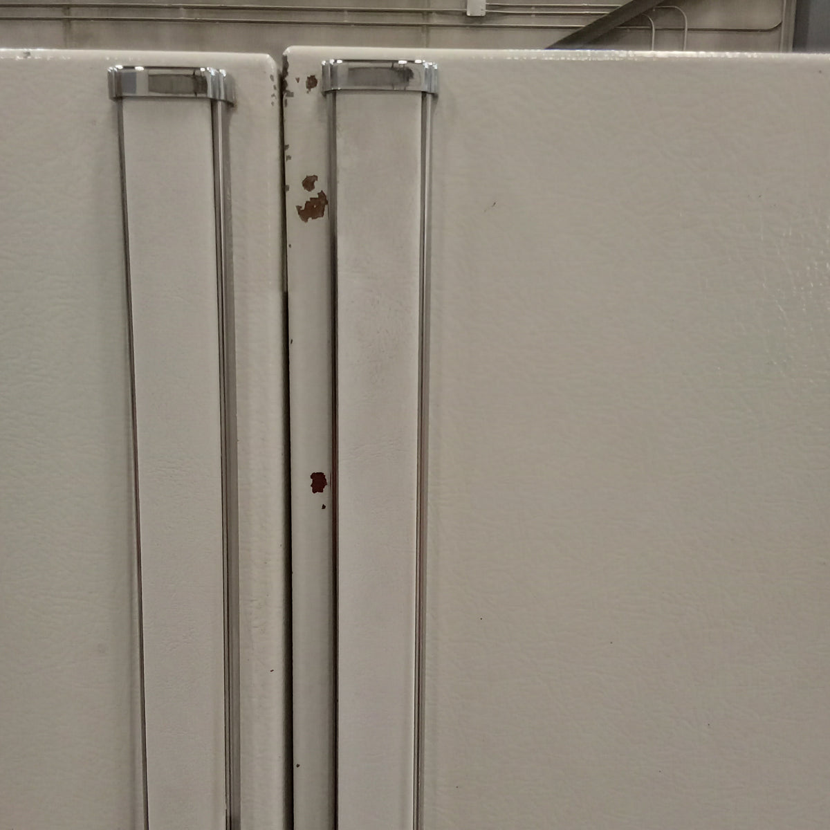33"W Side by Side Fridge Freezer in White