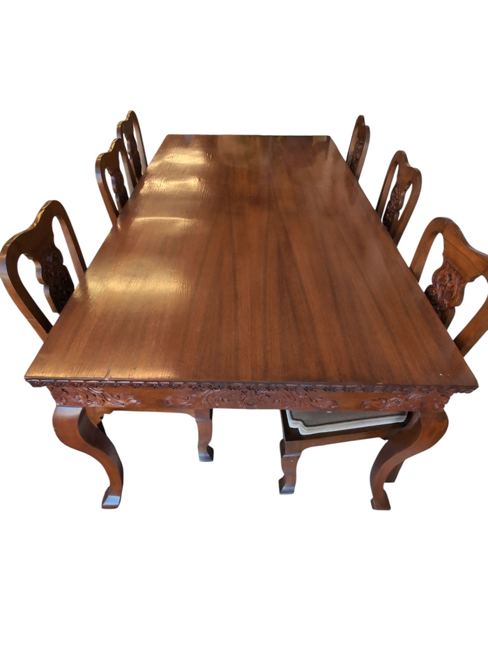 Grand Dining Table With 6 Chairs