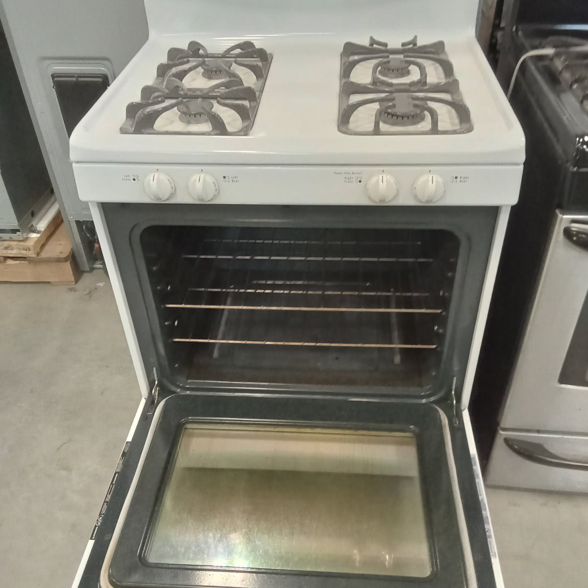 30"W White 4-Burner Gas Stove