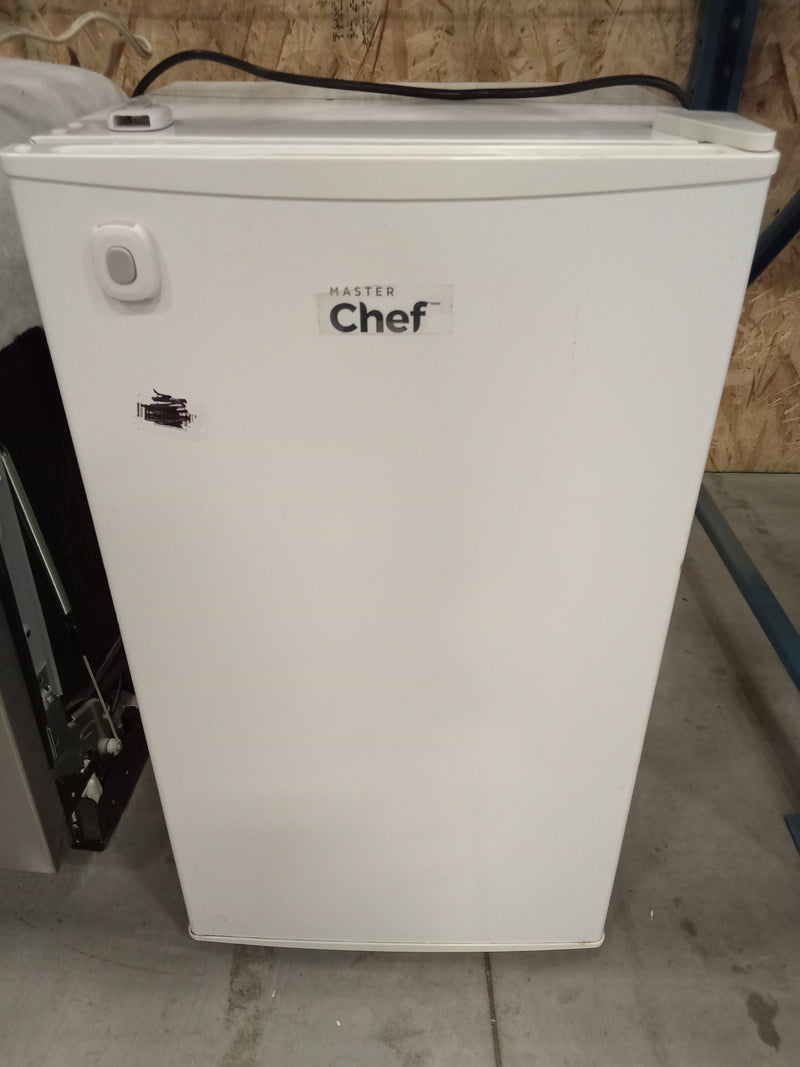 18.5"W White Mini Fridge