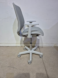 Vinsetto Office Chair -  Mesh Back -  Swivel Castors -