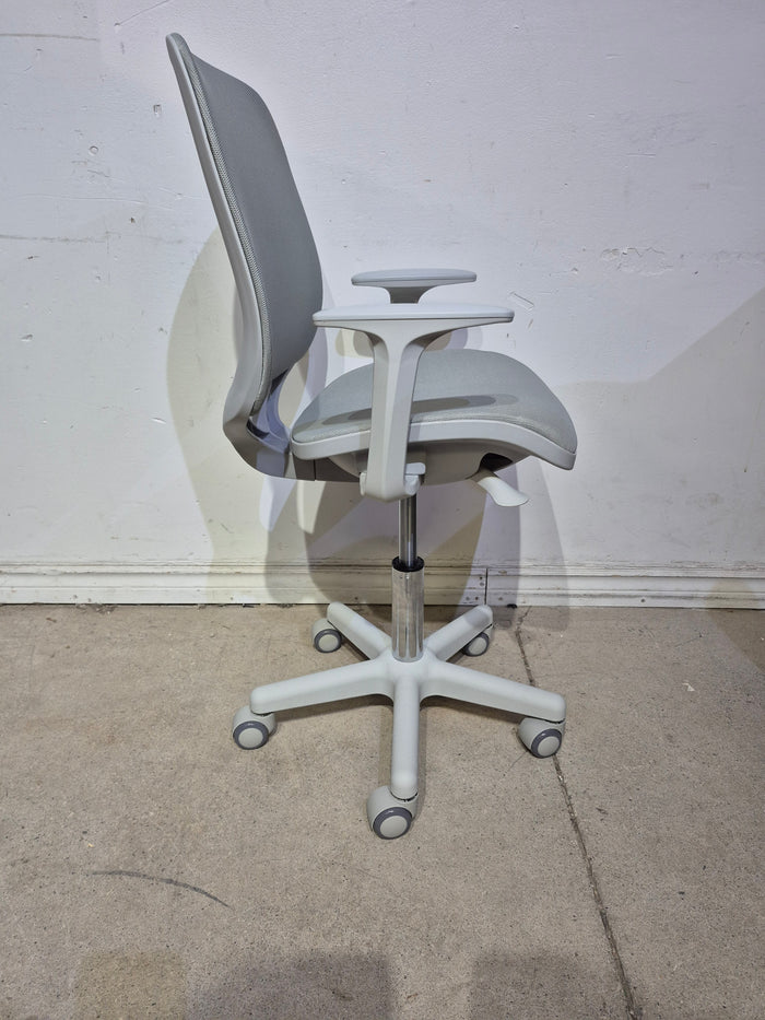 Vinsetto Office Chair -  Mesh Back -  Swivel Castors -