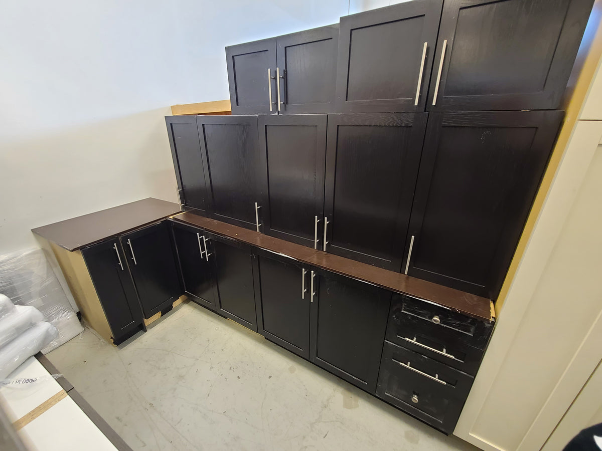 Set of 11 Kitchen Cabinets - Mixed Colours