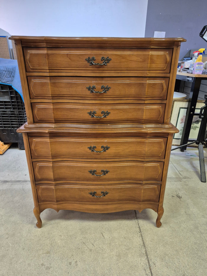 Vintage Viscol by Victoriaville Chest of Drawers