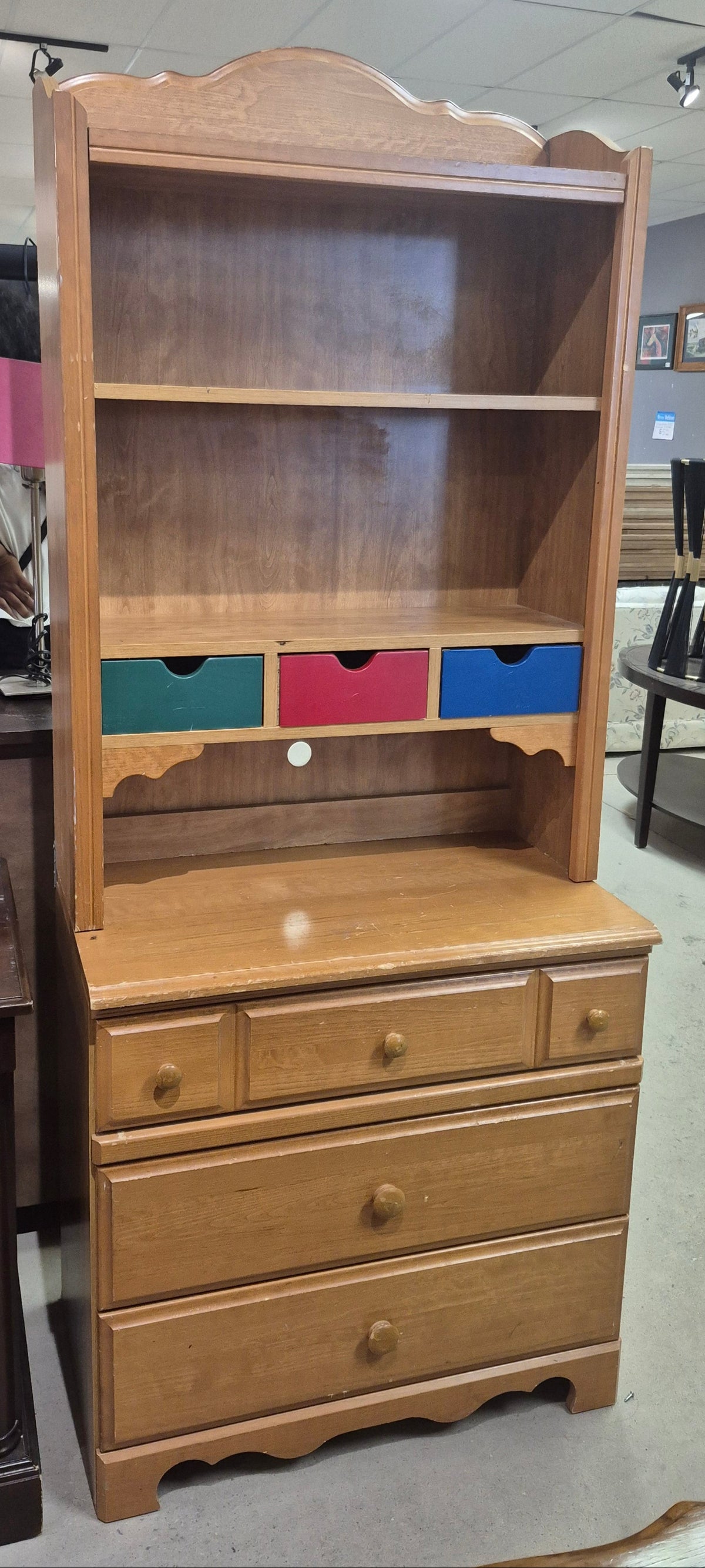 3-Drawer Dresser with Hutch
