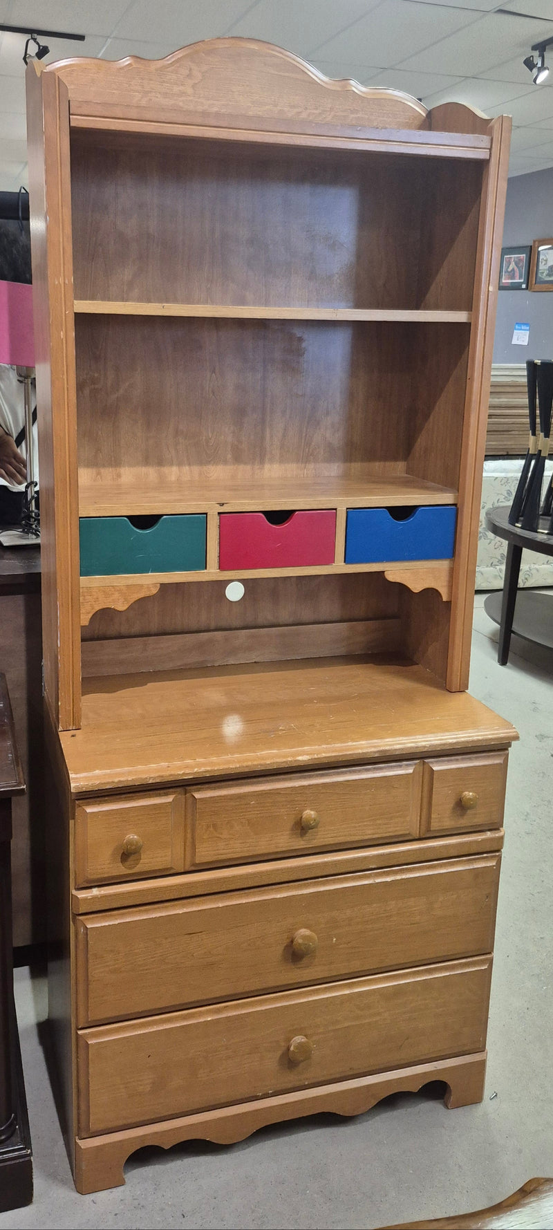 3-Drawer Dresser with Hutch