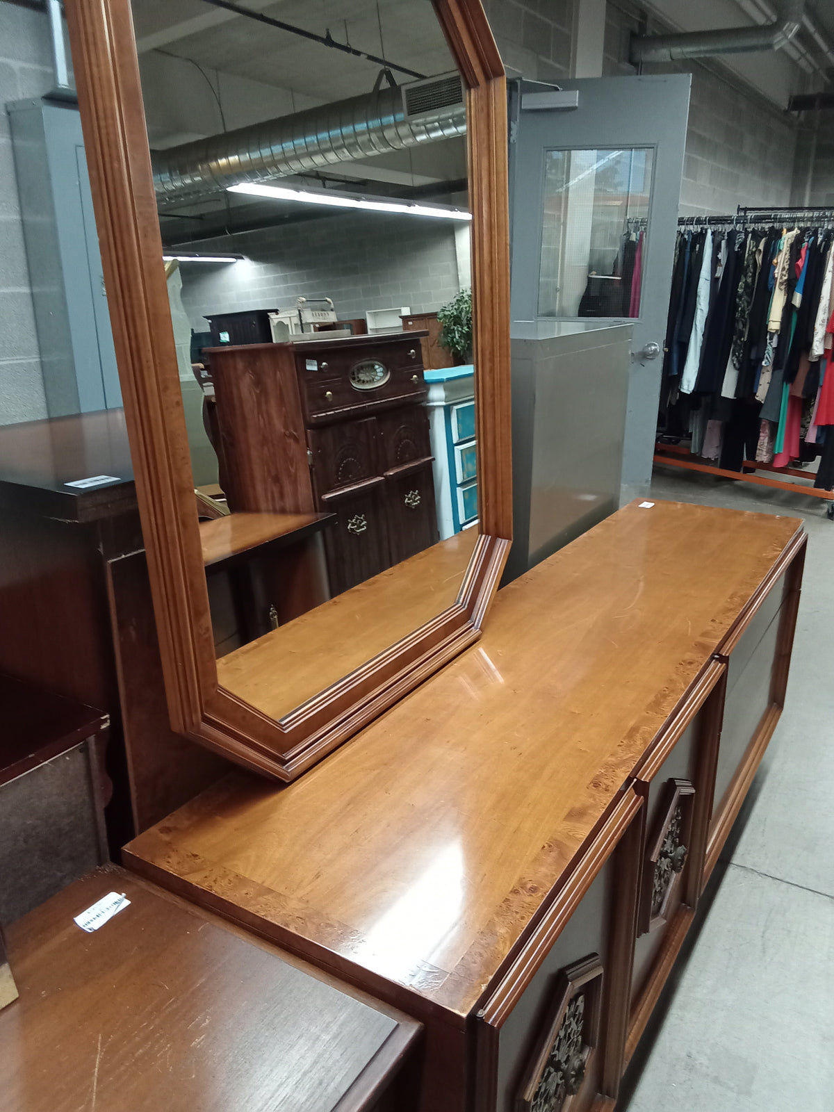 80"W Wooden 6-drawer Sresser with Mirror