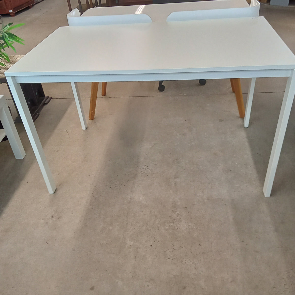 49.5"W Desk in White