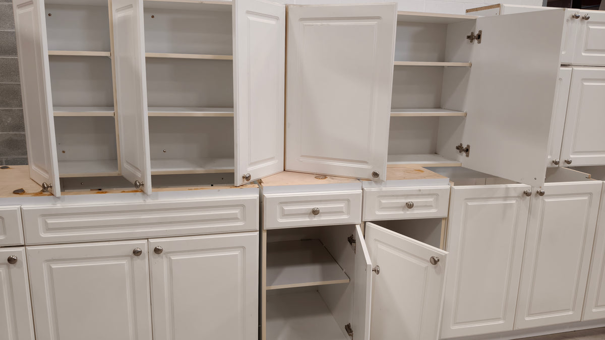 14 Pcs White Kitchen Cabinet Set $995