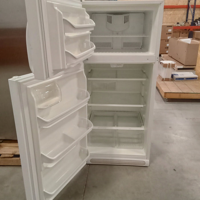 30"W White Fridge Freezer