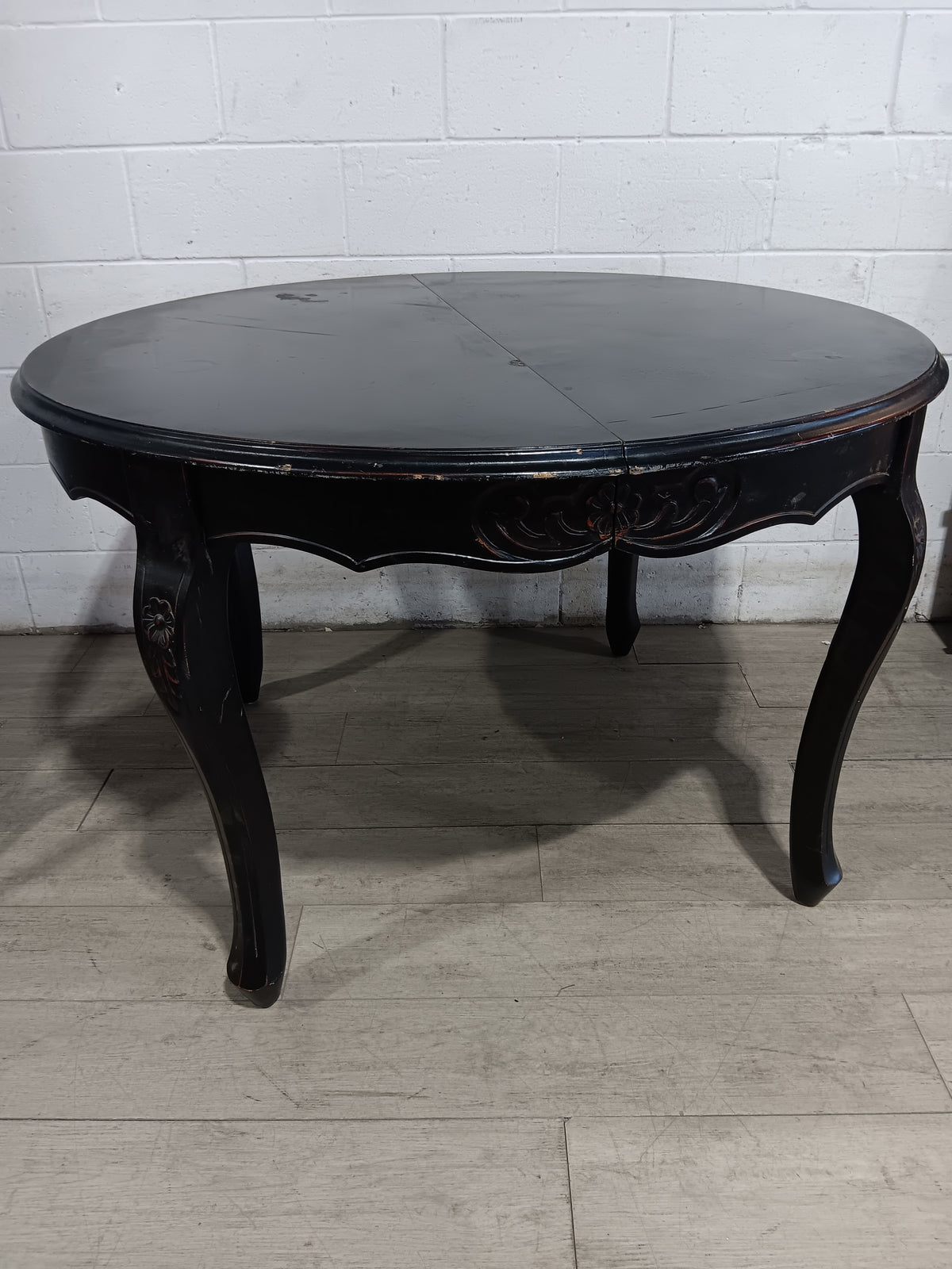 Elegant Dark Wood Extendable Dinning Table