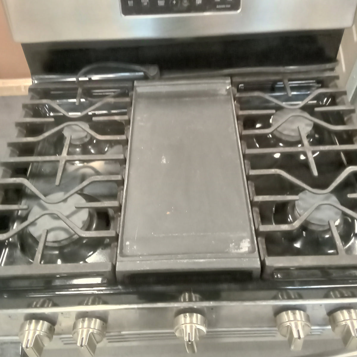 30"W Four Burner Gas Stove with Centre Griddle