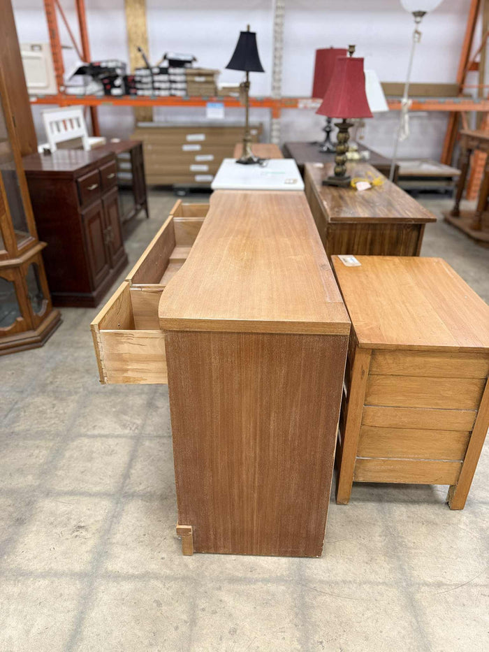 Solid Wood Finish Chest of Drawers