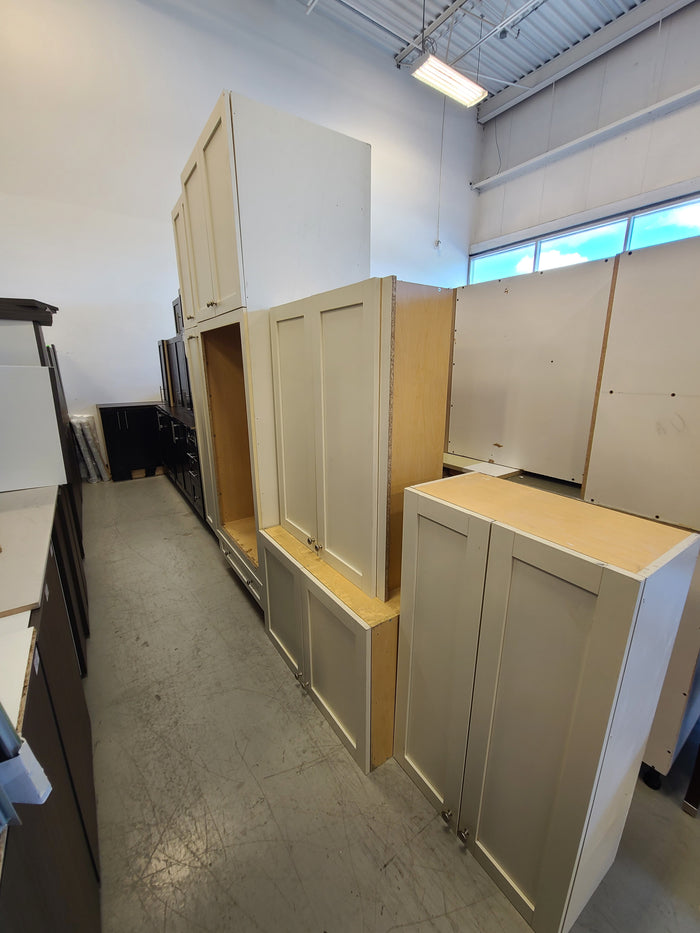 Set of 7 White Kitchen Cabinets