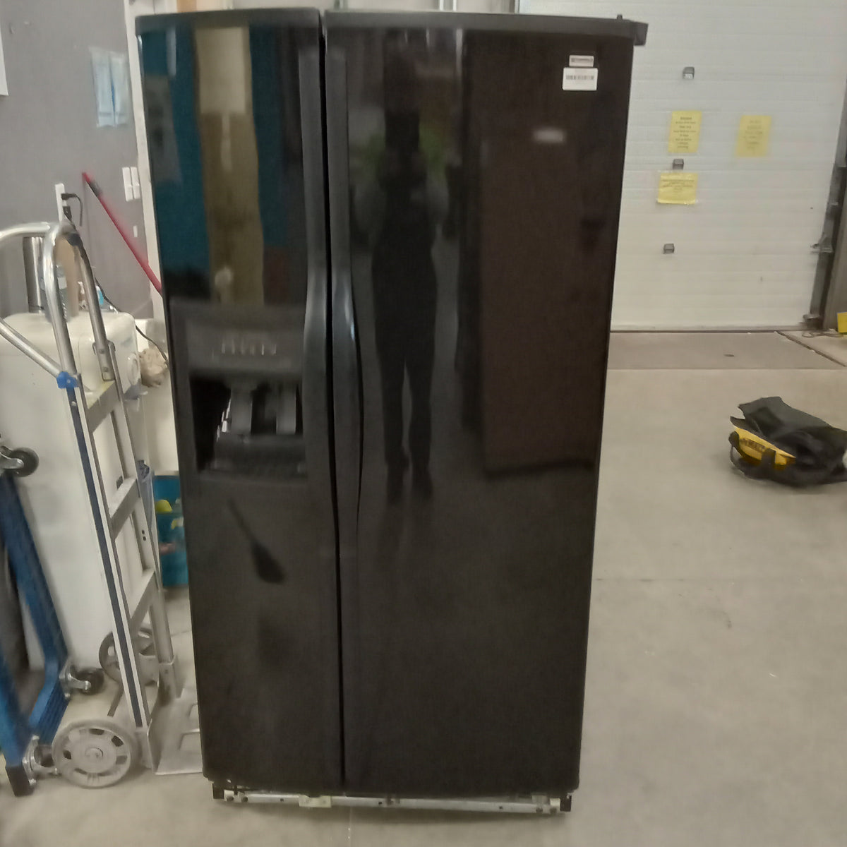 33"W Side by Side Fridge Freezer in Black