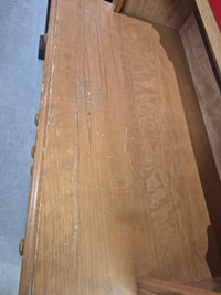 3-Drawer Dresser with Hutch