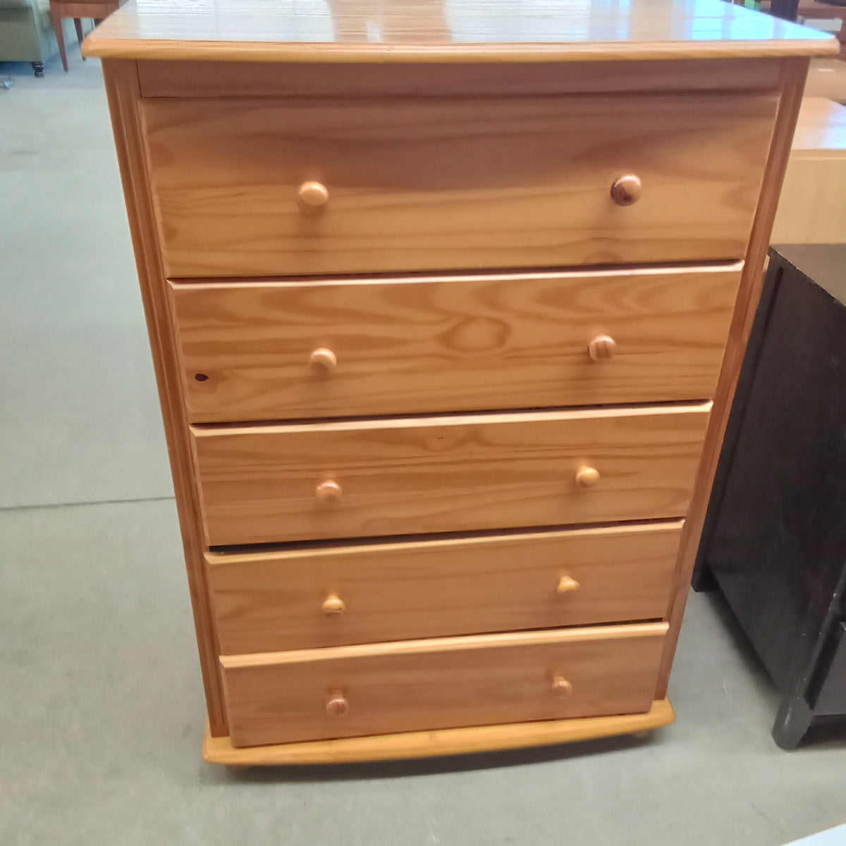 35"W 5-Drawer Dresser in Knotty Pine