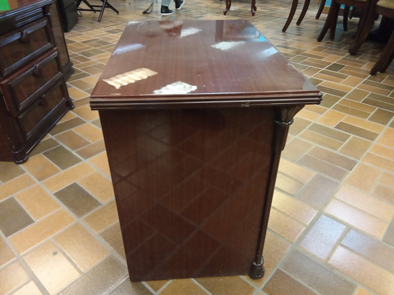 Traditional Style Night Stand