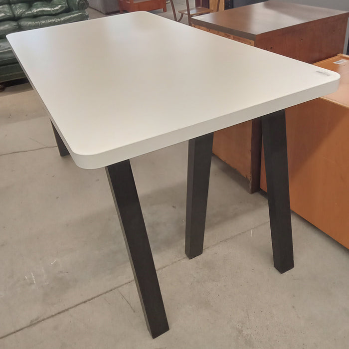 59"W Office Desk in White with Black Legs