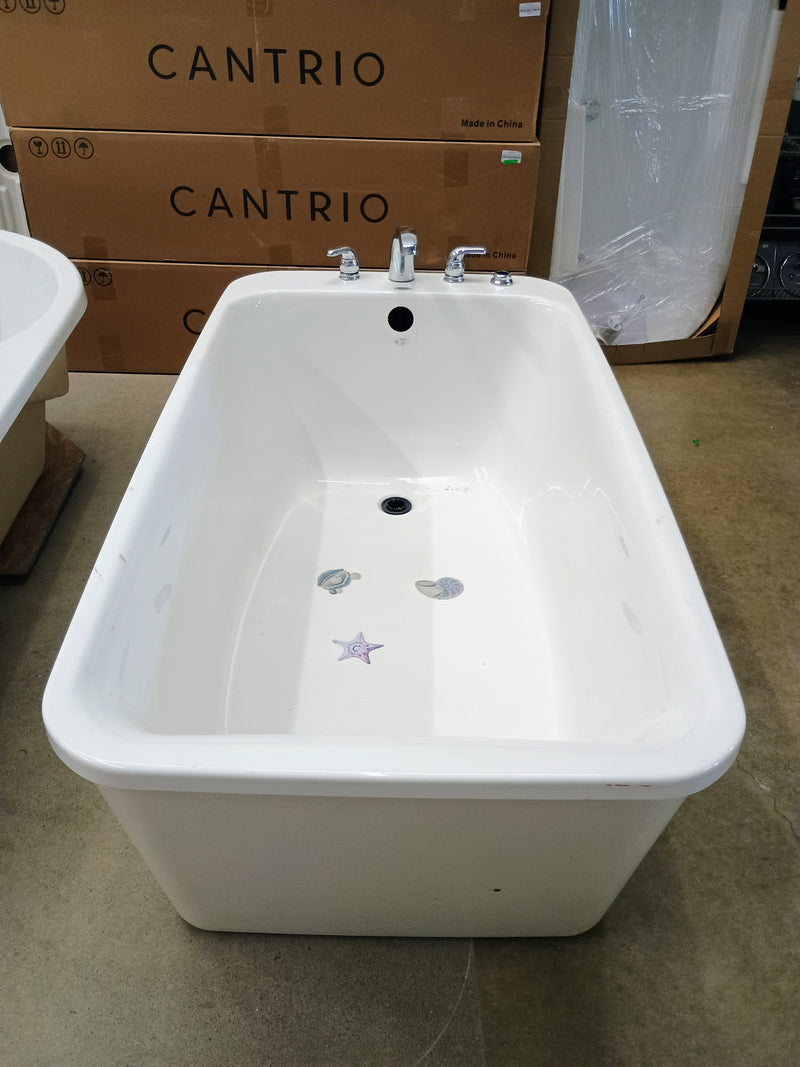 MAAX 63"Bathtub with Taps