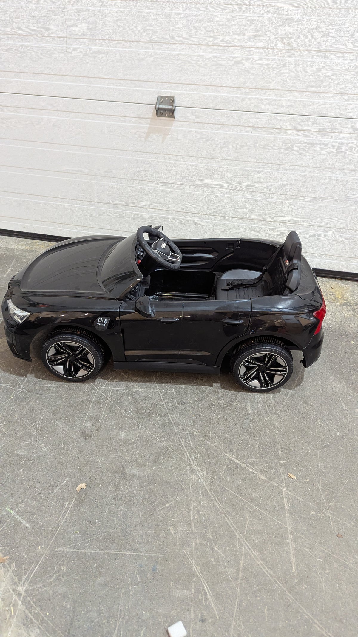 Aosom Kids' Audi RS e-tron GT Ride-On Electric Car w/ Suspension