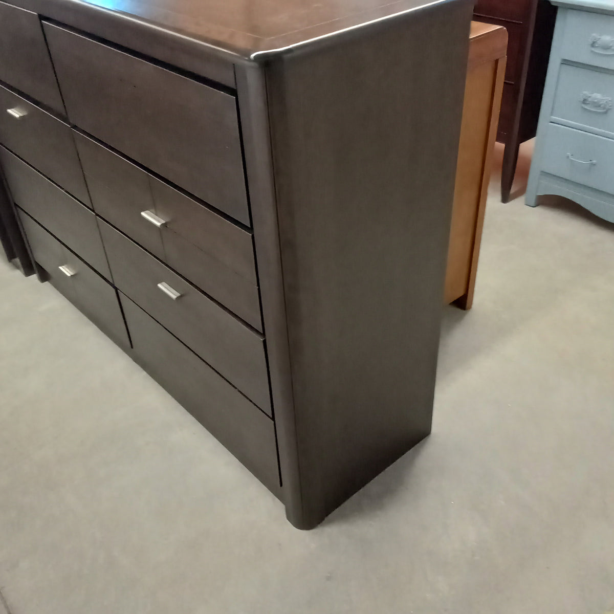 60"W 8-Drawer Dresser