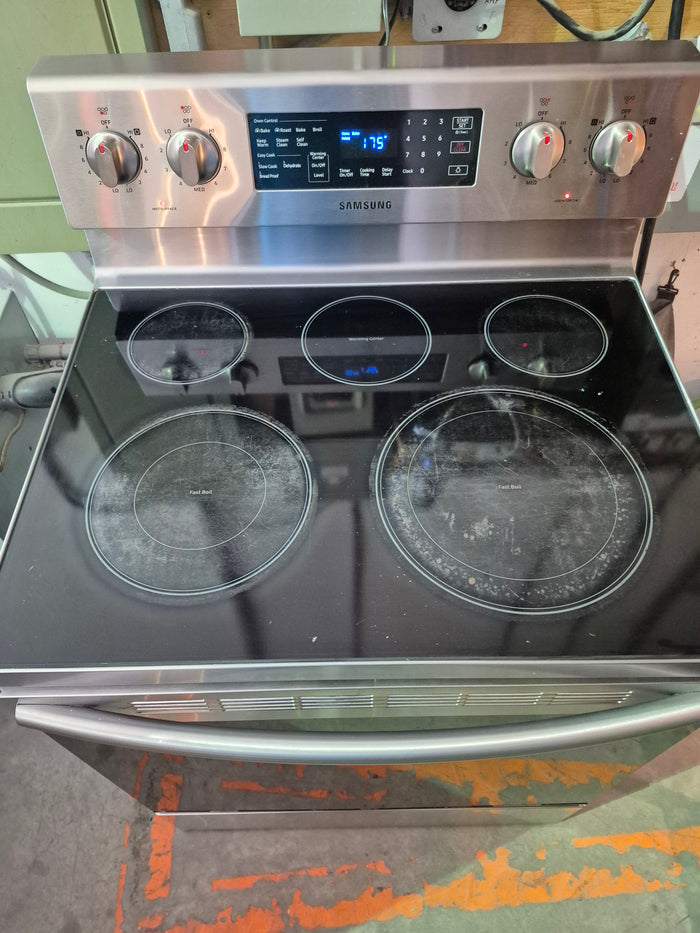 Samsung 30" Stainless Steel Electric Range w/Convection Oven