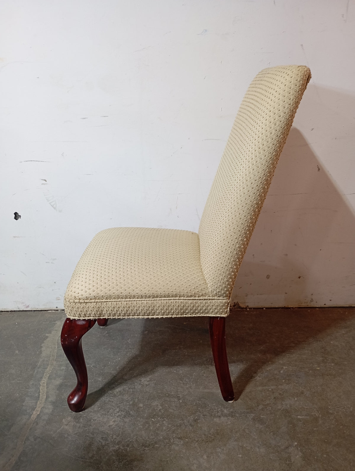 Queen Style Dining Chair