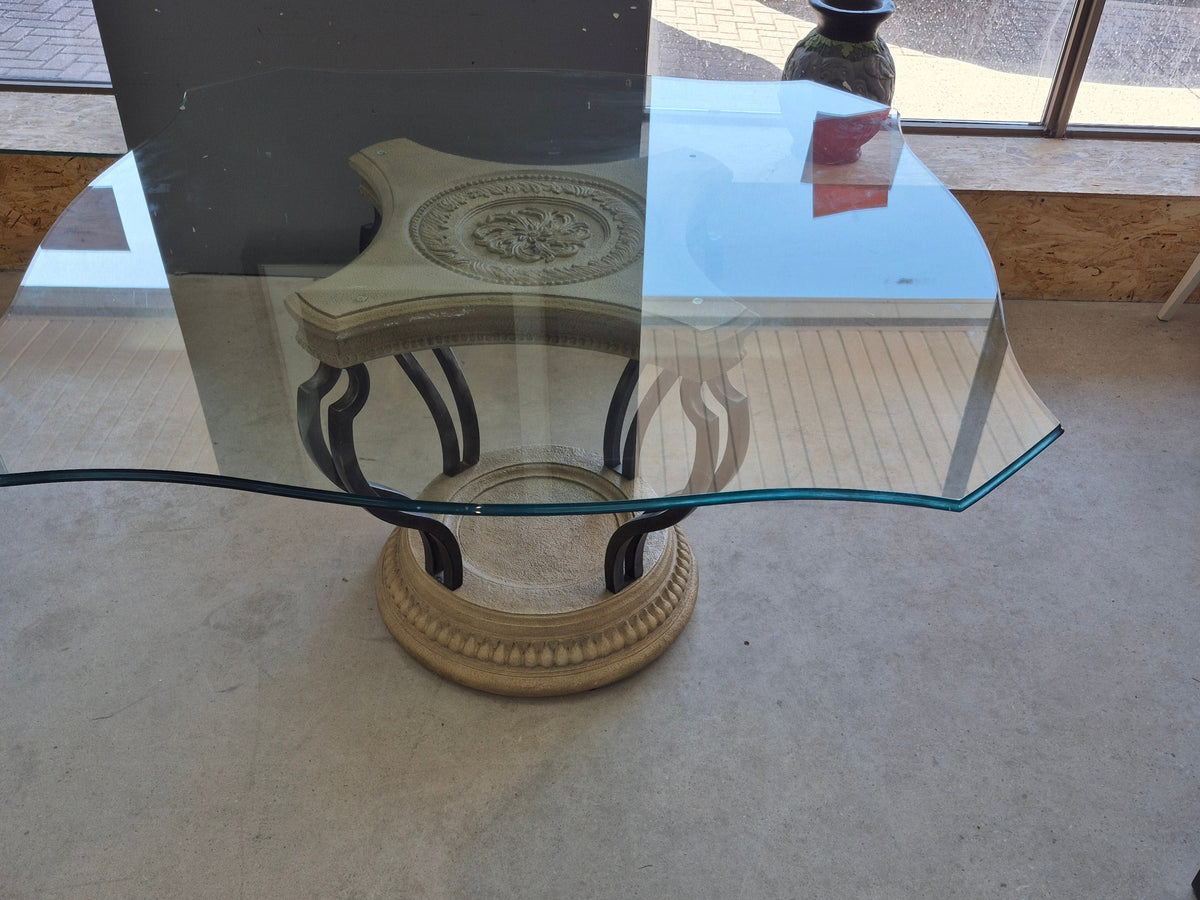 Single Pedestal / Glass Table