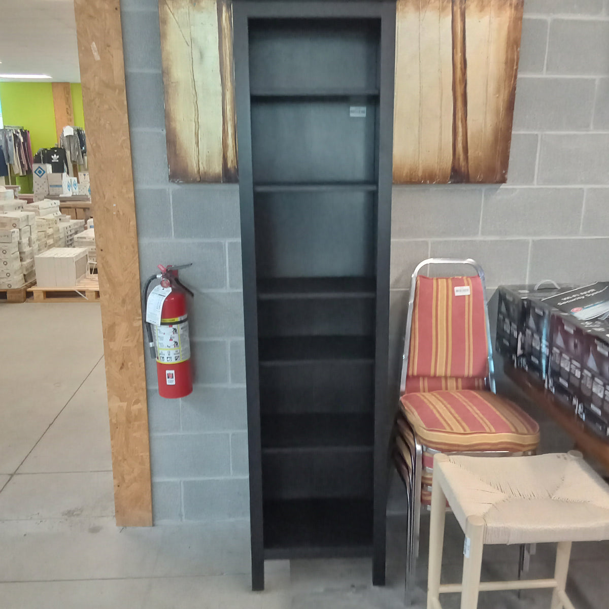 19"W Bookcase in Black