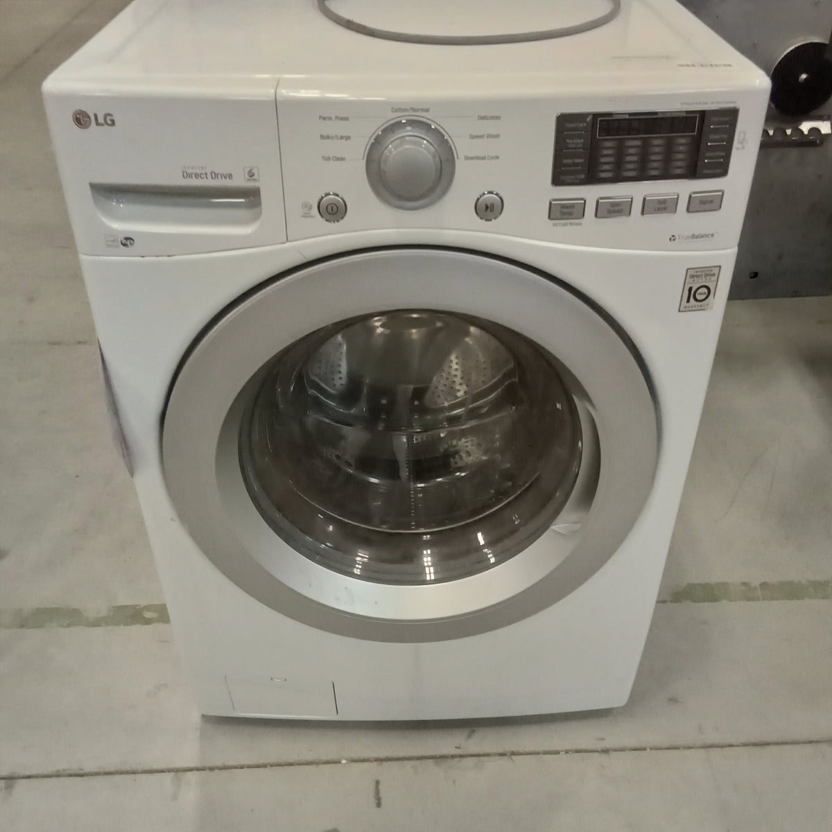 27"W Front Load Washing Machine