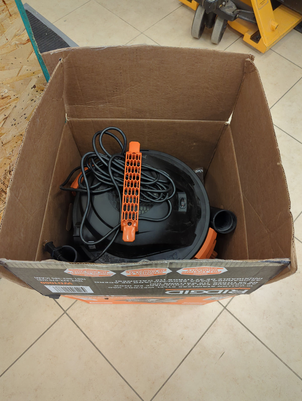 RIDGID 37.5L (10 Gal.) 6.0 Peak HP Stainless Steel Wet Dry Shop Vacuum with Filter, Hose and Accessories