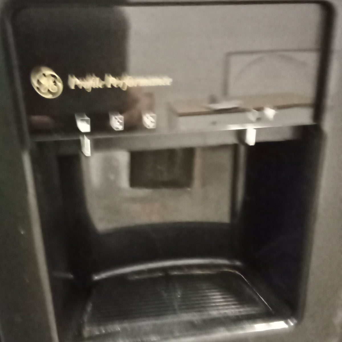 36"W Fridge Freezer with Water Dispenser in Black