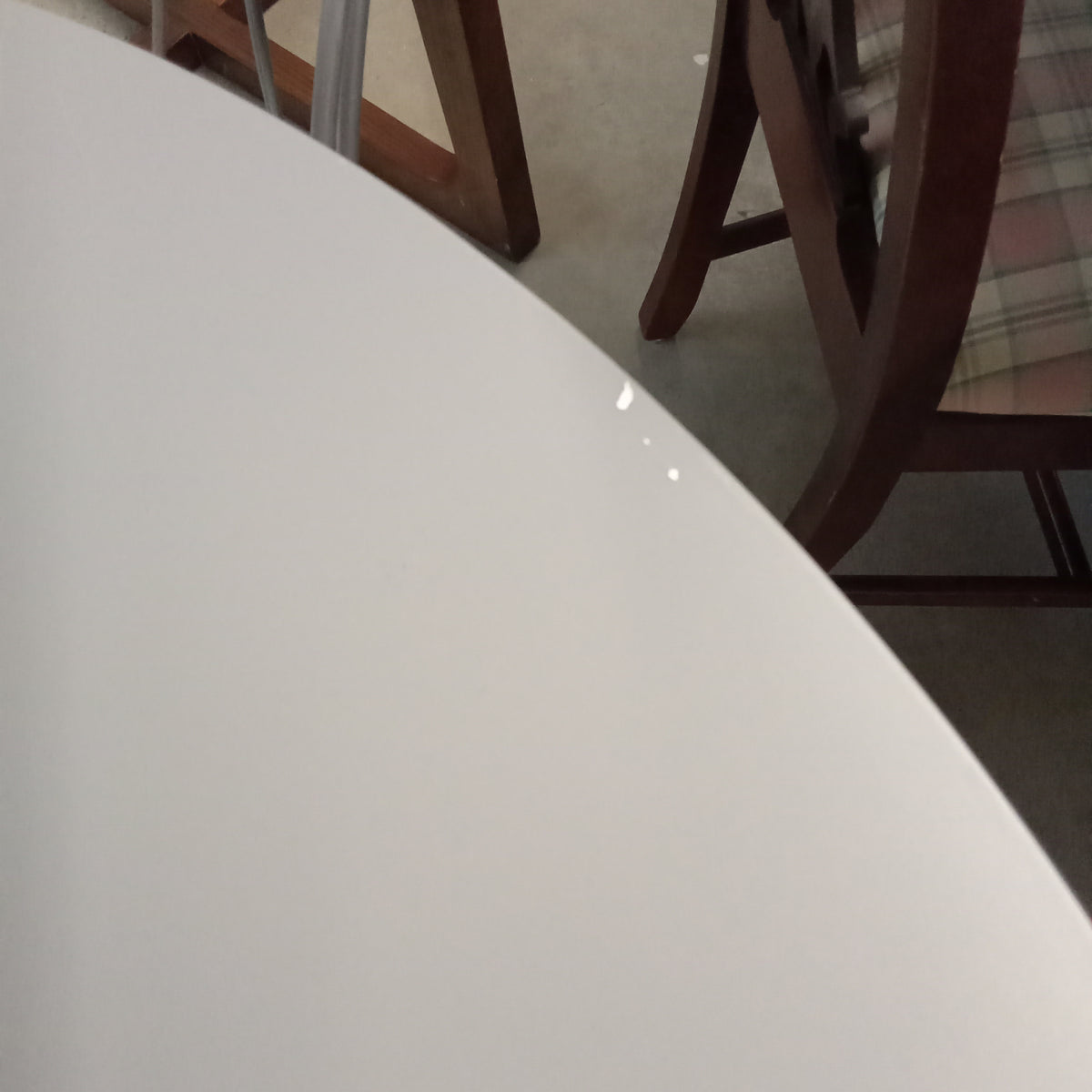 43.5"Diameter Dining Table with Internal Leaf