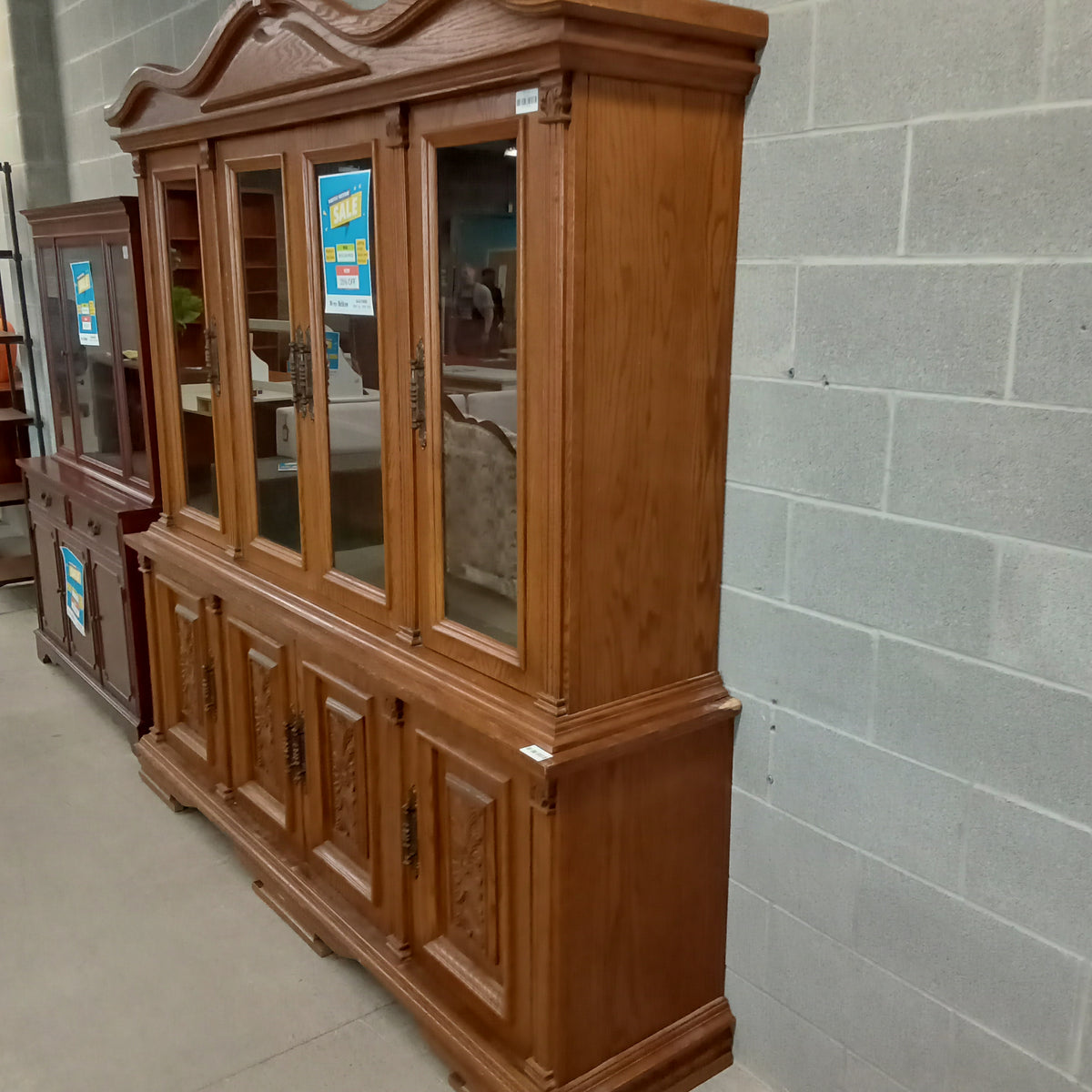 81"W 2-Piece Hutch in Wood