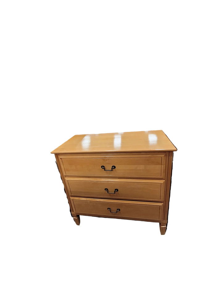 Light Maple 3-Drawer Dresser