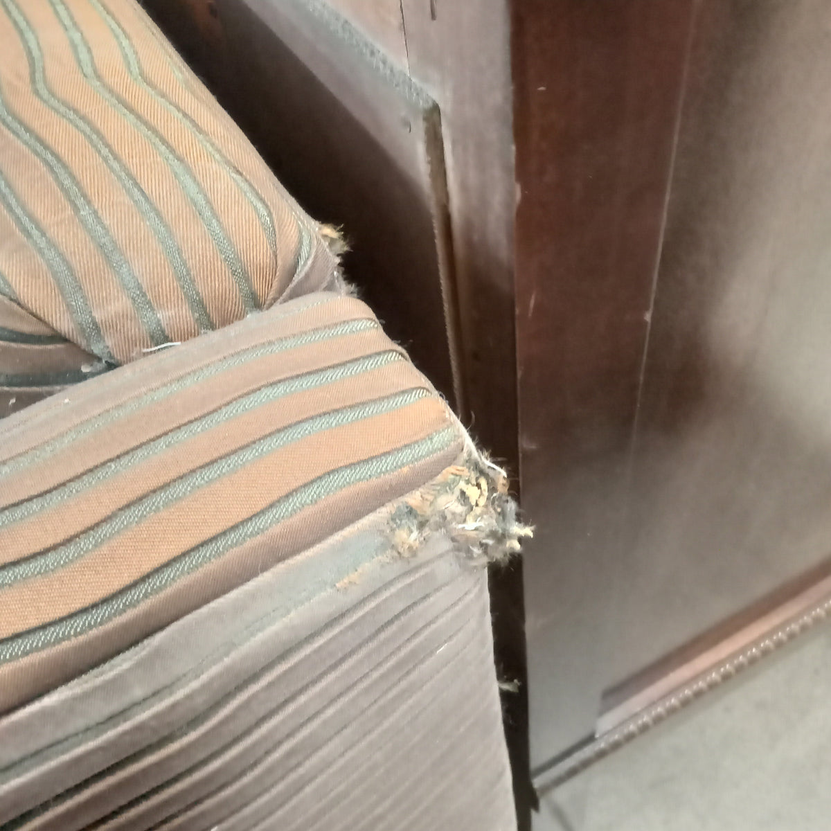 81"W Large Love Seat