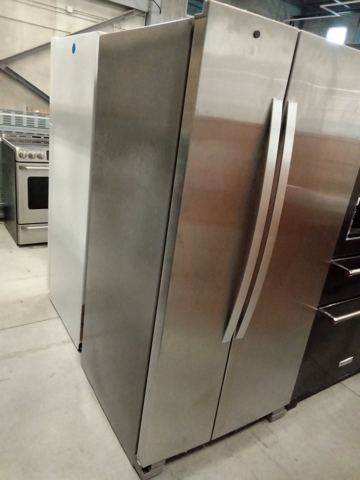33"W Stainless Steel Side by side Refrigerator