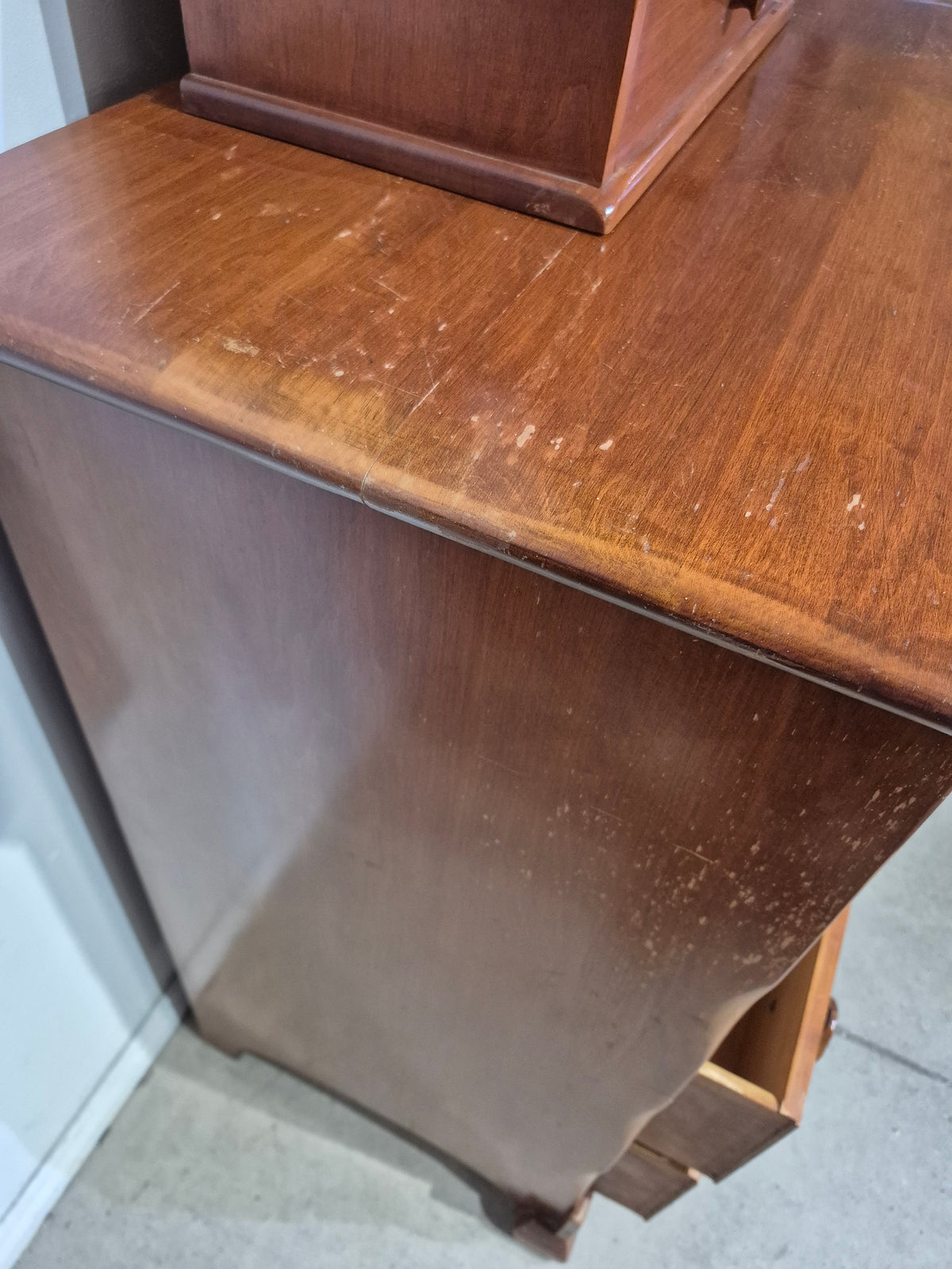 Chest of Drawers with Table Top Mirror