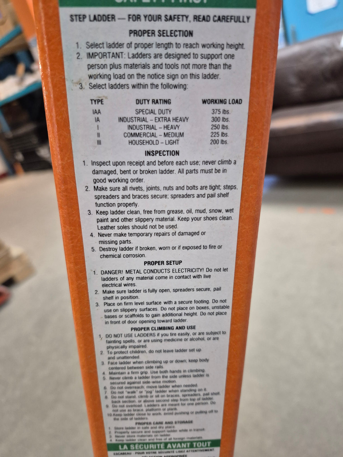 6' Fiberglass Step Ladder - CSA Grade 1 - 250 Lb Load Rating
